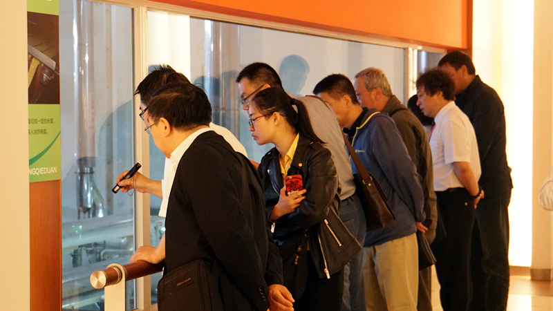 集團領導赴頂益食品、御品軒參觀學習