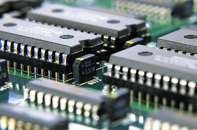 推動中國電子信息產(chǎn)業(yè)朝著高端化、品牌化、國際化發(fā)展